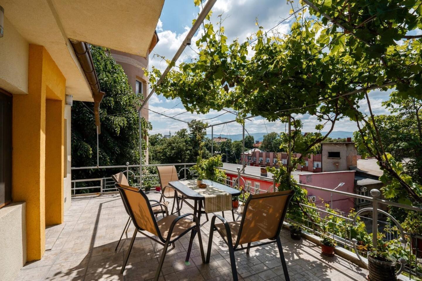 2-Bedroom Flat - Sunny Balcony Plovdiv Exteriér fotografie